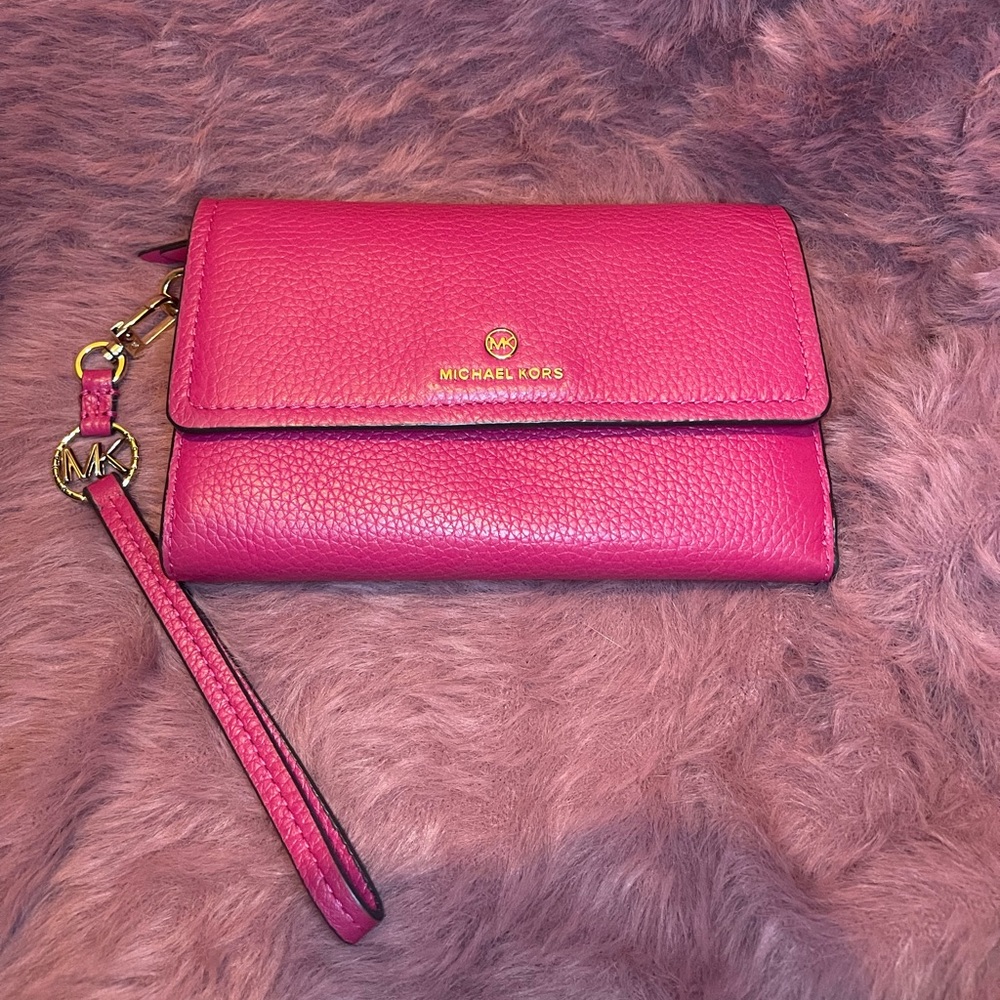 Michael Kors wallet, excellent condition!